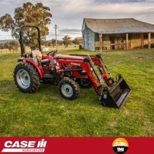 Case IH 35B and 4in1 Loader
