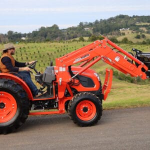 New Kioti DK5810 4WD Tractor with 4in1 Loader